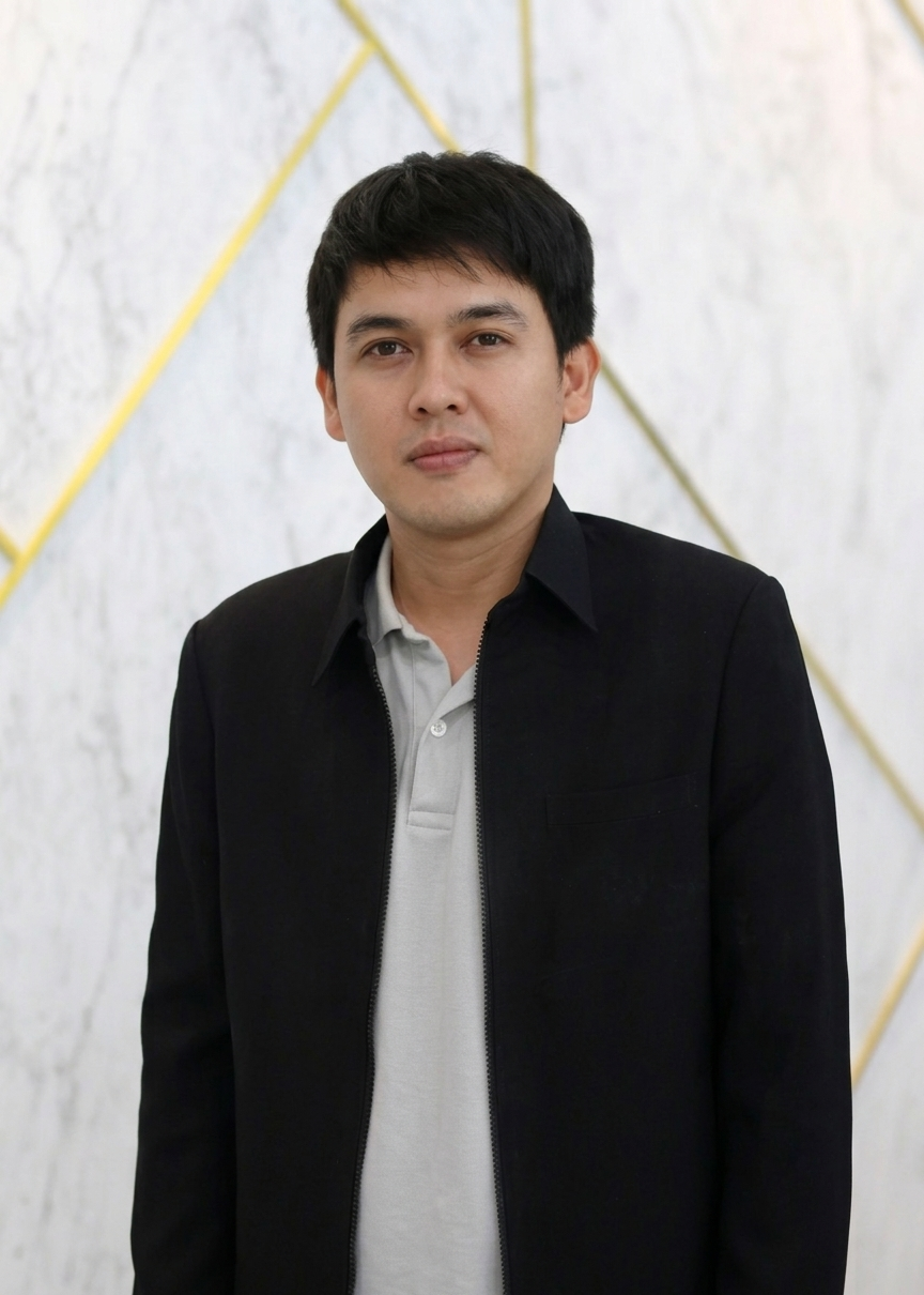 นายนพศร พรมณีพิศมัย