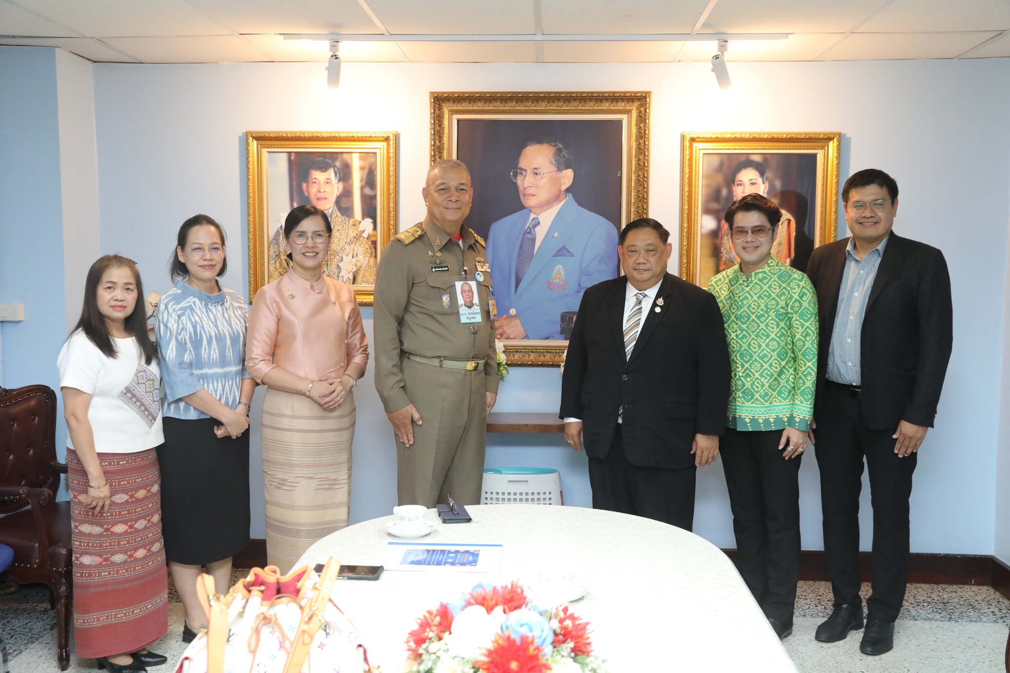 สพฐ. ขอพรปีใหม่ไทย องคมนตรี ประธานกรรมการบริหารมูลนิธิราชประชานุเคราะห์ฯ