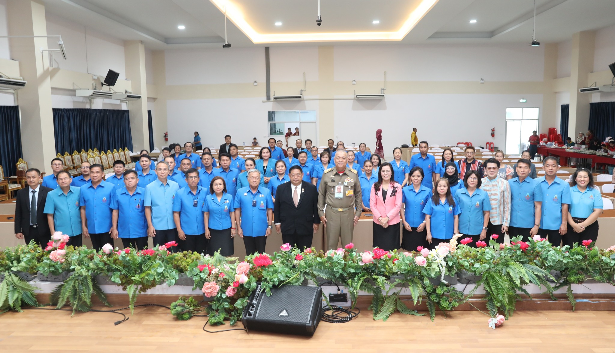 พลเรือเอกพงษ์เทพ หนูเทพ องคมนตรีฯ เดินทางมาให้กำลังใจผู้บริหารโรงเรียนการศึกษาสงเคราะห์ สังกัดสำนักบริหารงานการศึกษาพิเศษ