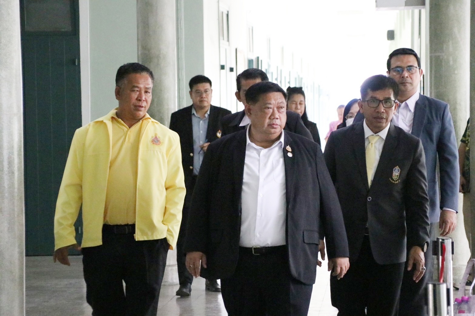 ดร.ธีร์ ภวังคนันท์ รองเลขาธิการคณะกรรมการการศึกษาขั้นพื้นฐาน ลงพื้นที่ตรวจเยี่ยมการสอบแข่งขัน ณ โรงเรียนพิบูลประชาสรรค์