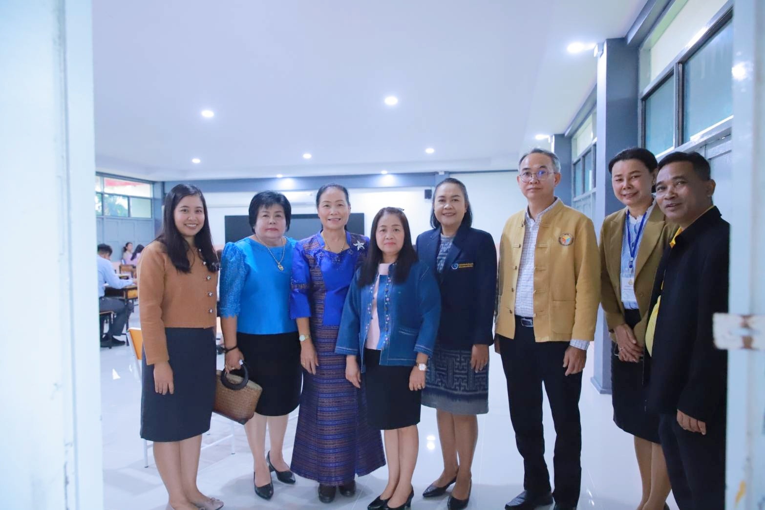 นางศรีทร สักลอ ผอ.กลุ่ม กศด. และนางสาวเมธาวี ภุมรินทร์ ผอ.กลุ่ม กศร. ลงพื้นที่ตรวจเยี่ยมการสอบแข่งขัน ณ โรงเรียนราชประชานุเคราะห์ 50 จังหวัดขอนแก่น