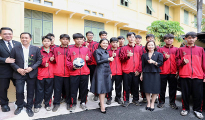 ผอ.สศศ. ร่วมพิธีมอบเงินเยียวยาผู้ประสบเหตุไฟไหม้รถบัสทัศนศึกษา