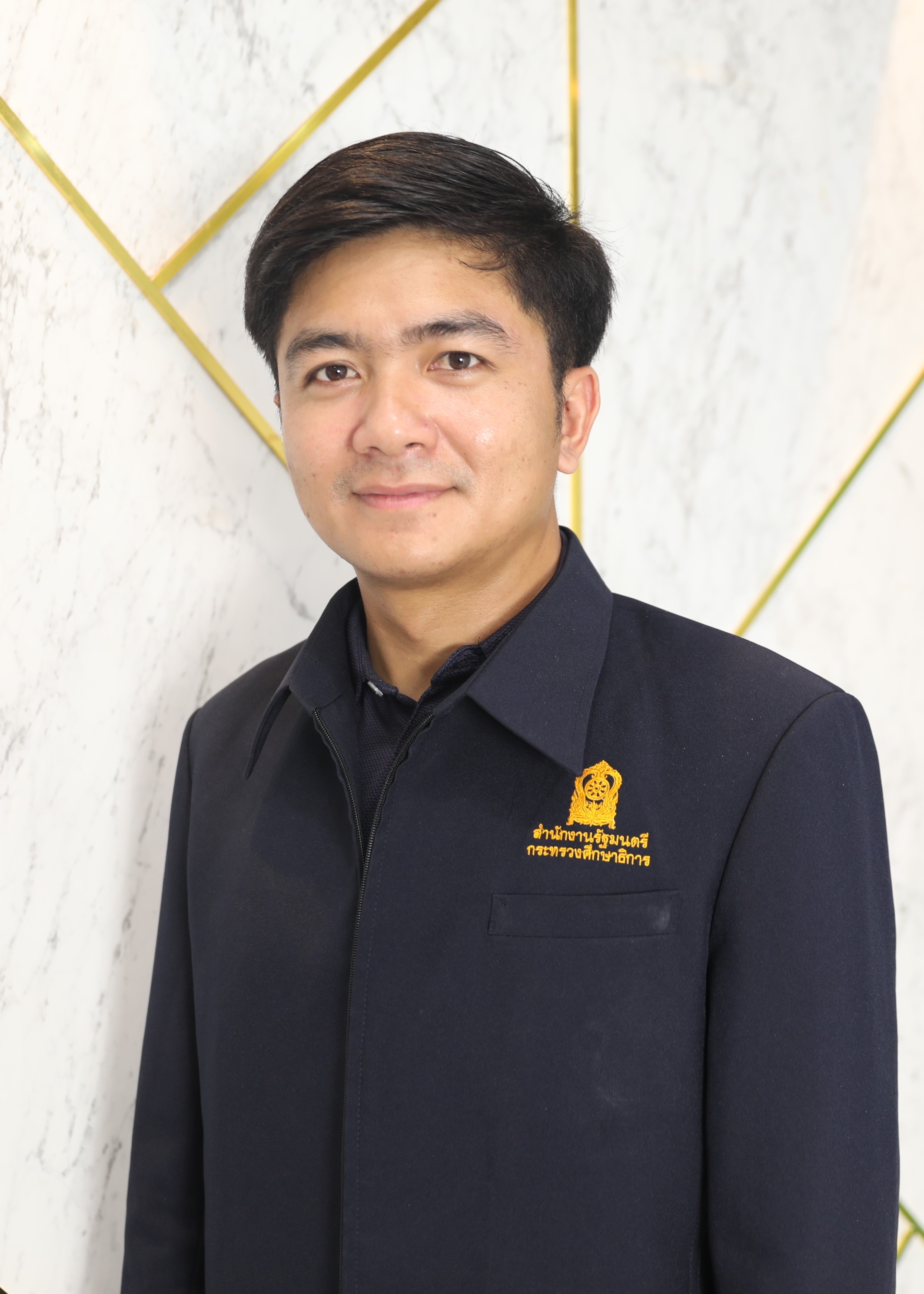 ว่าที่ร้อยตรีธนนท์ วีรธนนท์