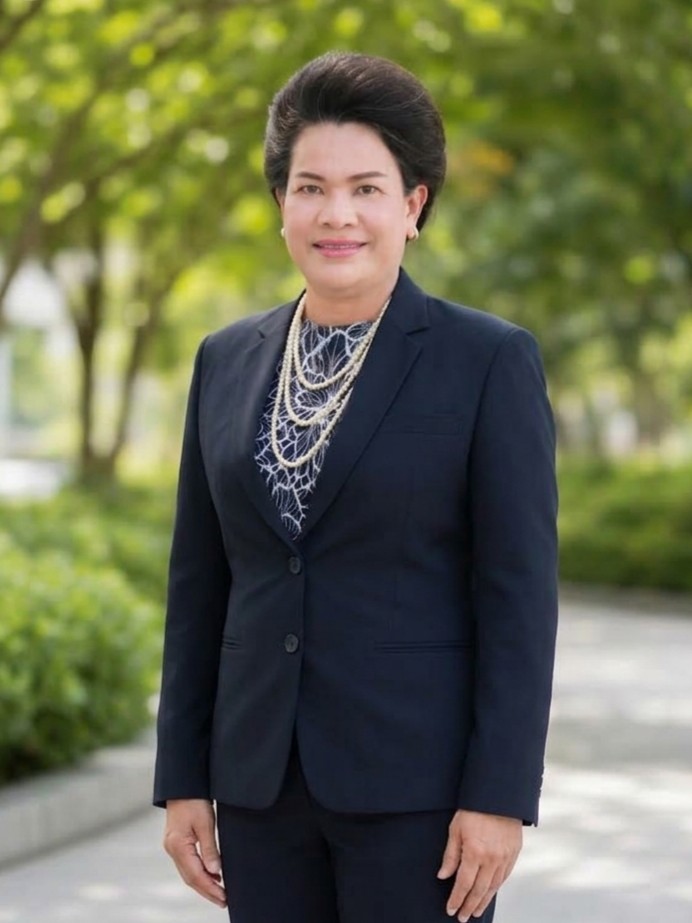 นายนพศร พรมณีพิศมัย