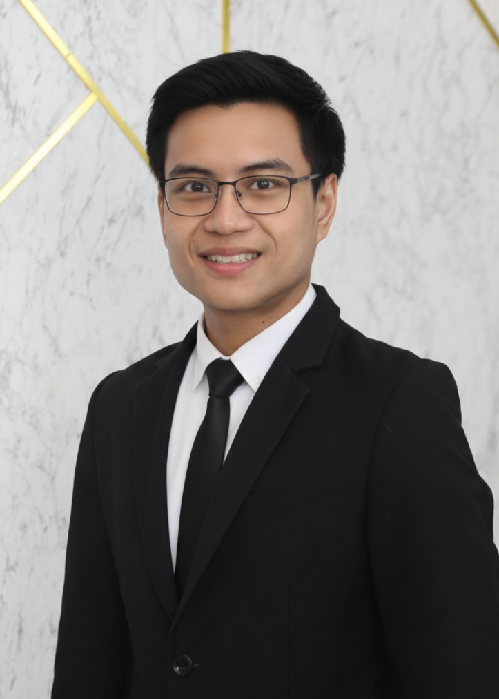 นายน้องนุช ธราดลรัตนากร