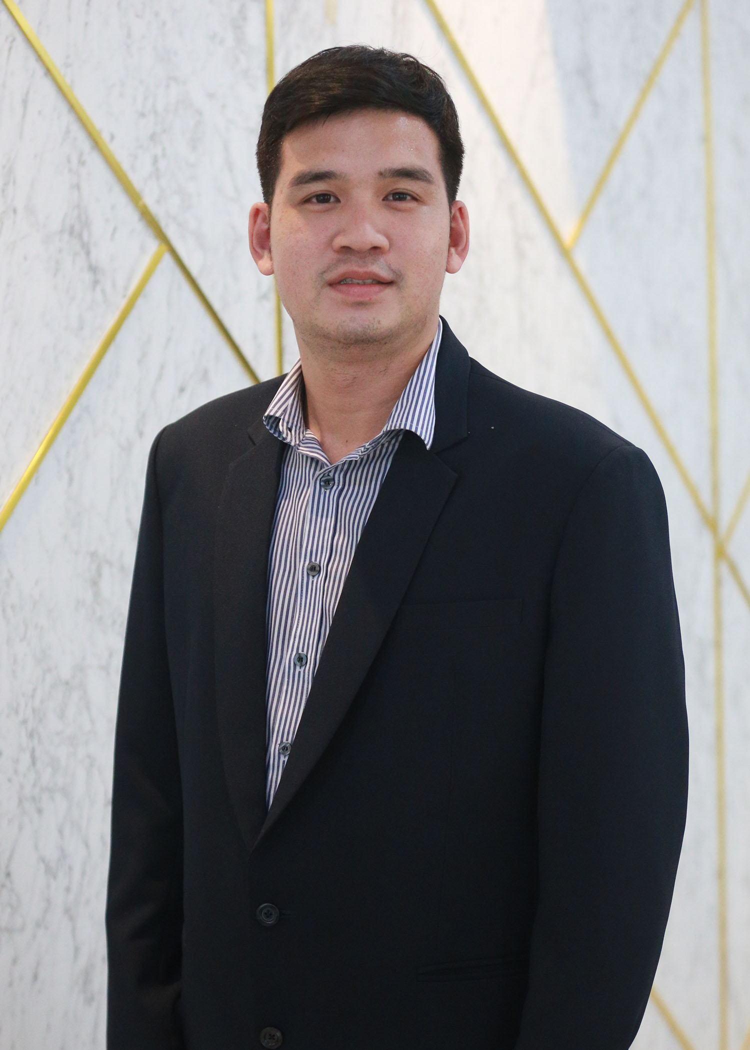 นายธนนท์ วีรธนนท์