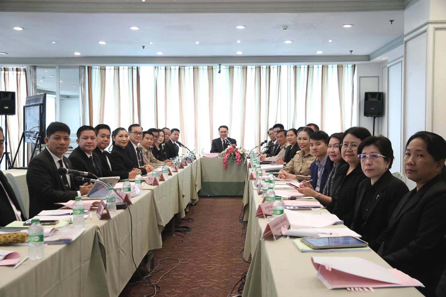 ผอ.สศศ. เข้าร่วมประชุมคณะทำงานจัดทำข้อเสนอปรับปรุงหลักเกณฑ์การย้ายผู้บริหารสถานศึกษาและคัดเลือกครูผู้ช่วย