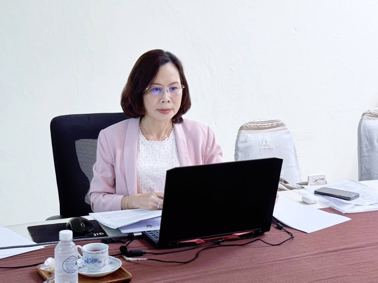 ประชุมเตรียมความพร้อมคณะกรรมการดำเนินการรับสมัครสอบแข่งขันเพื่อบรรจุและแต่งตั้งบุคคลเข้ารับราชการเป็นข้าราชการครูและบุคลากรทางการศึกษา ตำแหน่งครูผู้ช่วย สังกัด สพฐ. ปี พ.ศ. 2568