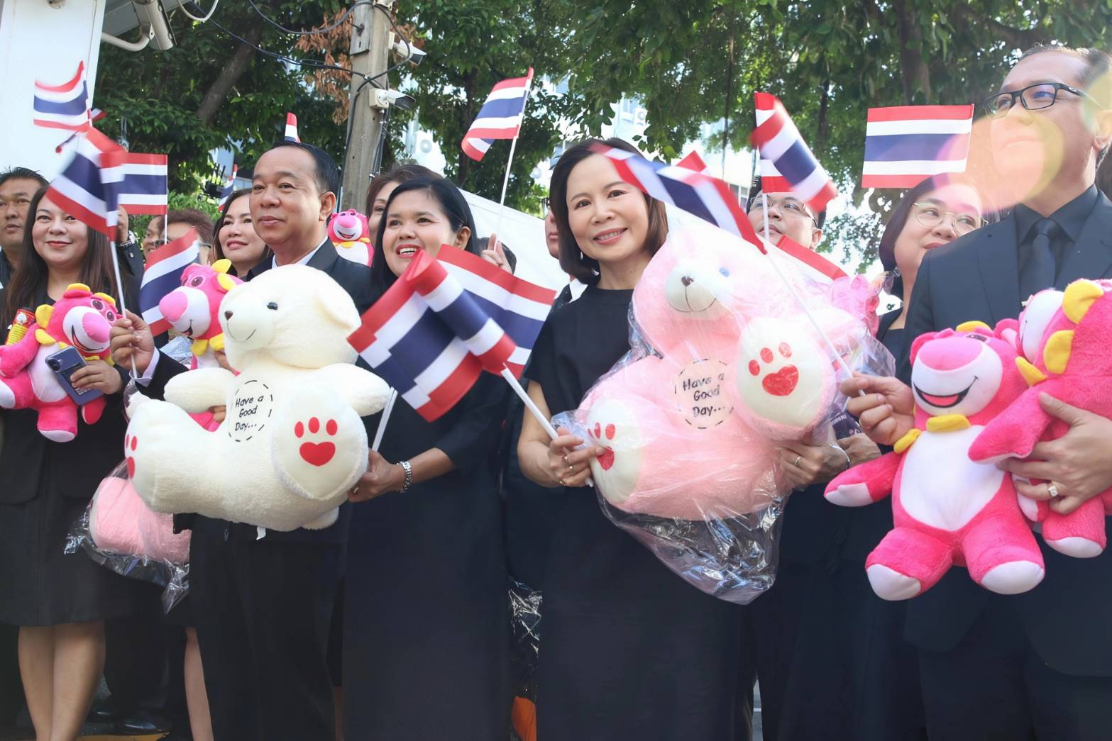 สพฐ. ปล่อยคาราวานของขวัญปีใหม่-วันเด็ก ส่งต่อความสุขสู่พื้นที่ชายแดน